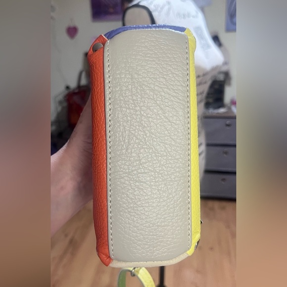 Colorblock Crossbody in 💯% Italian Leather - Picture 14 of 16